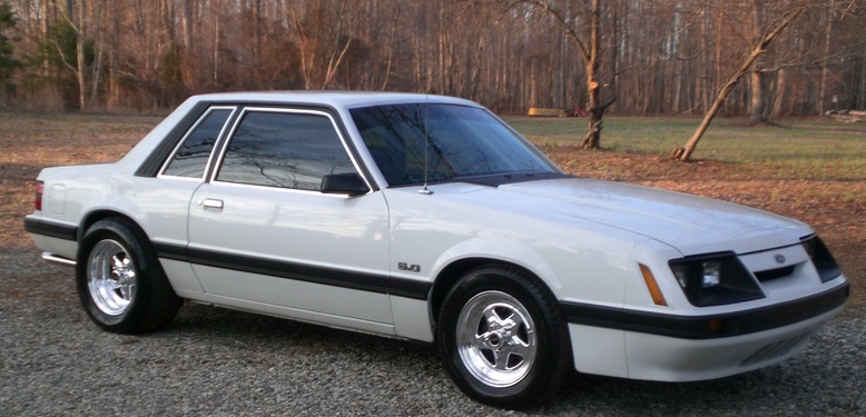 1986_mustang_coupe_white_001.jpg