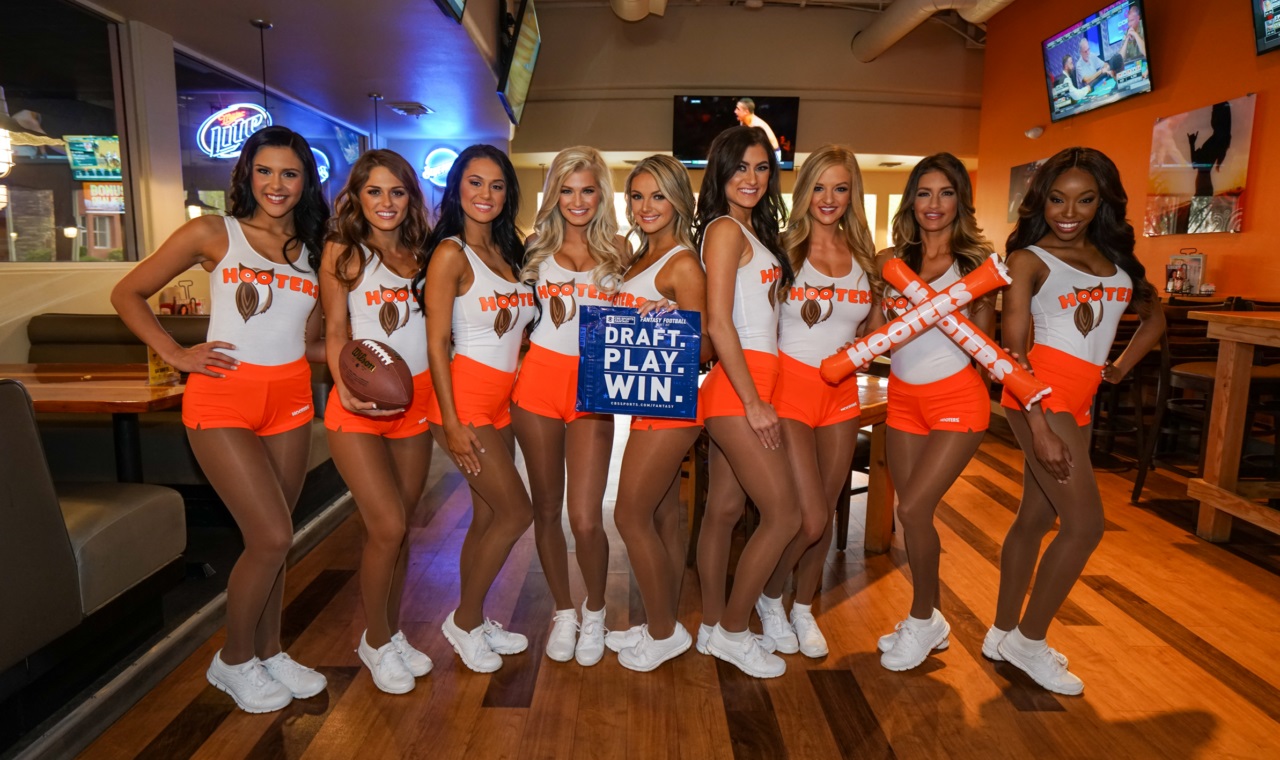 Hooters 2.jpg